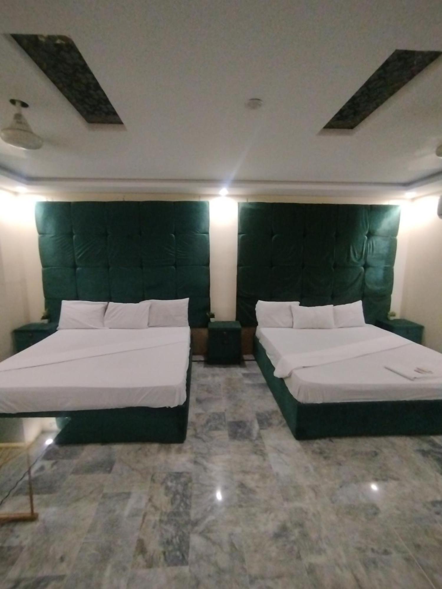 Hotel Crown Plaza, Near Karachi Airport, Darul Sehat Hospital, Dow, Agha Khan And Liaqat Hospital Екстериор снимка