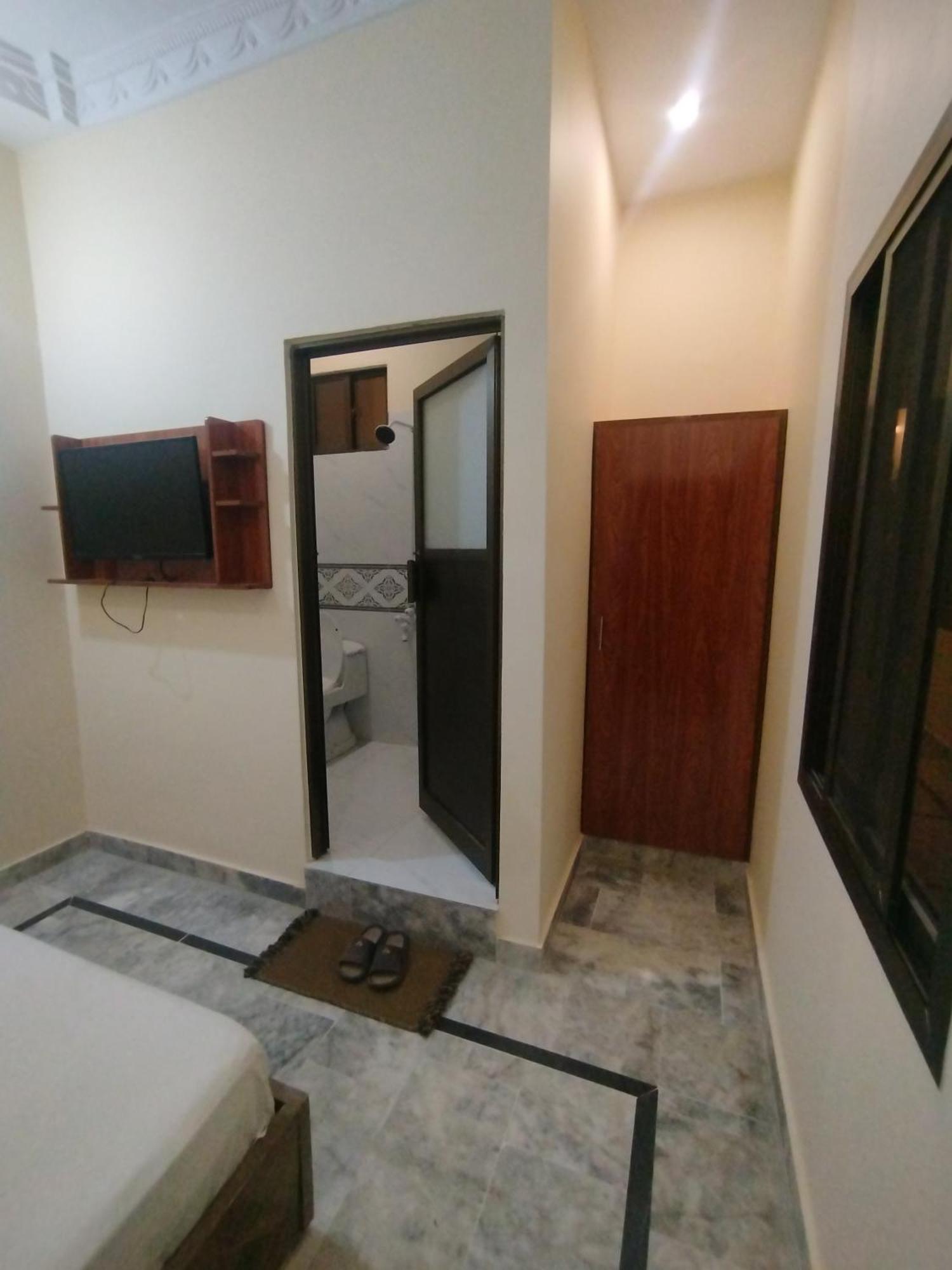 Hotel Crown Plaza, Near Karachi Airport, Darul Sehat Hospital, Dow, Agha Khan And Liaqat Hospital Екстериор снимка
